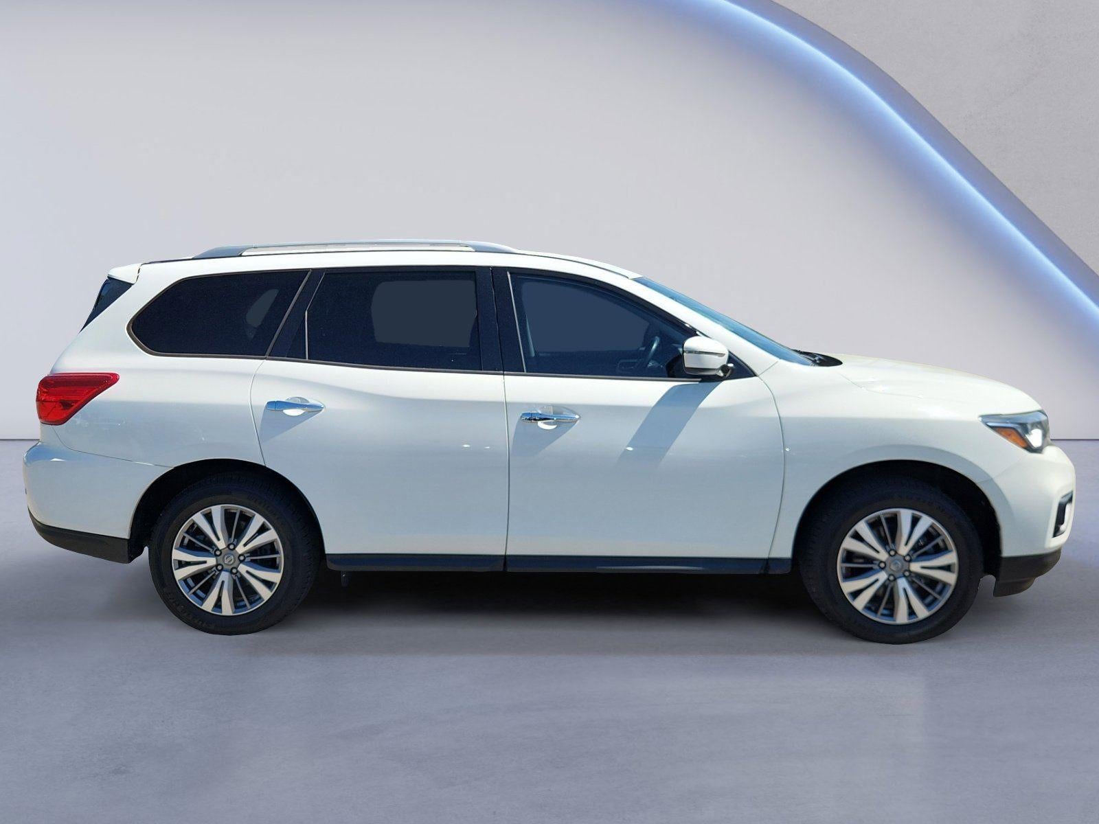 2019 Nissan Pathfinder SV