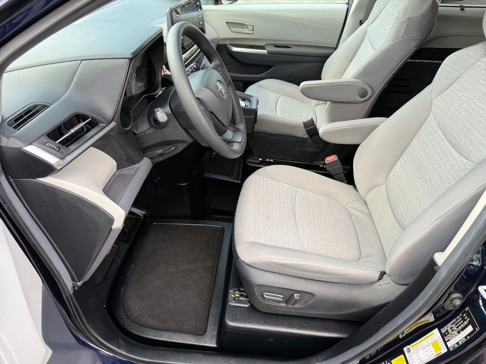 2024 Toyota Sienna LE