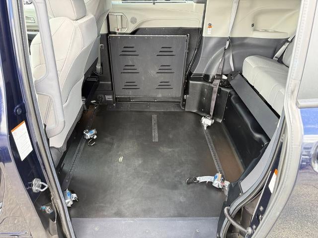 2024 Toyota Sienna LE