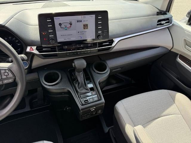 2024 Toyota Sienna LE