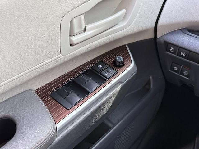 2024 Toyota Sienna LE