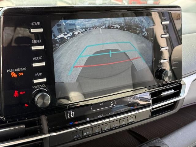 2024 Toyota Sienna LE