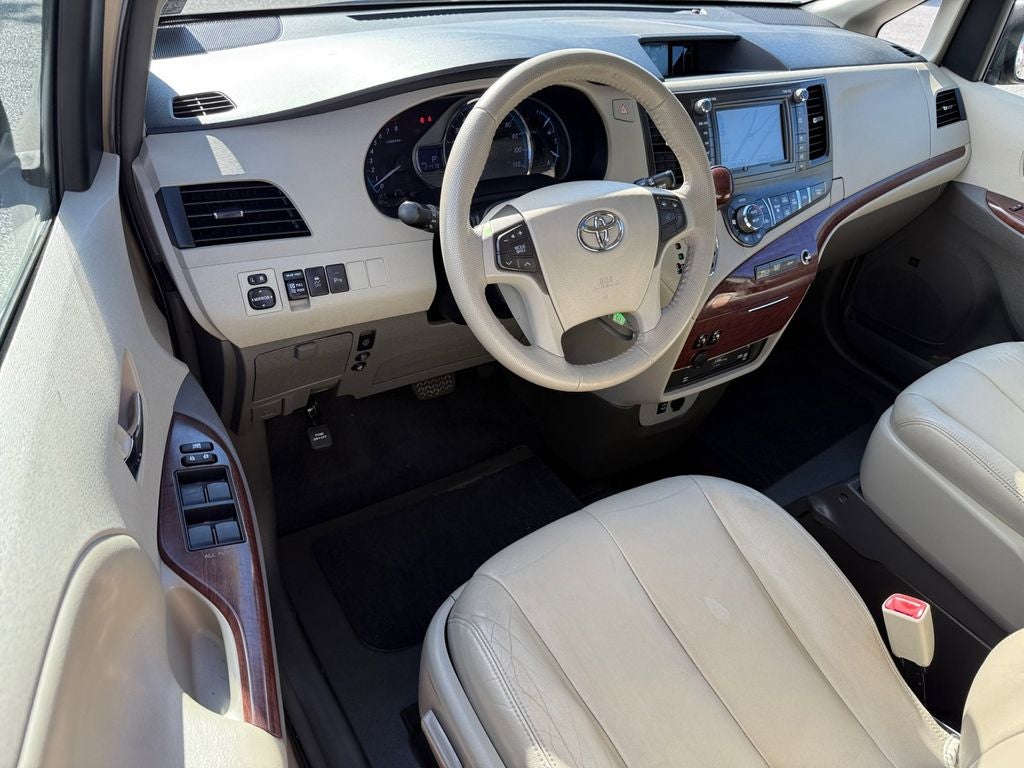 2013 Toyota Sienna XLE Mobility Auto Access