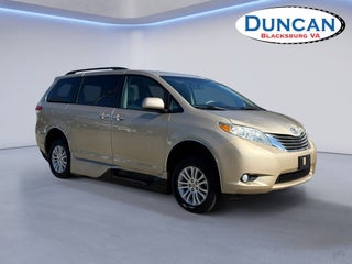 2013 Toyota Sienna XLE Mobility Auto Access