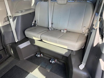 2013 Toyota Sienna XLE Mobility Auto Access