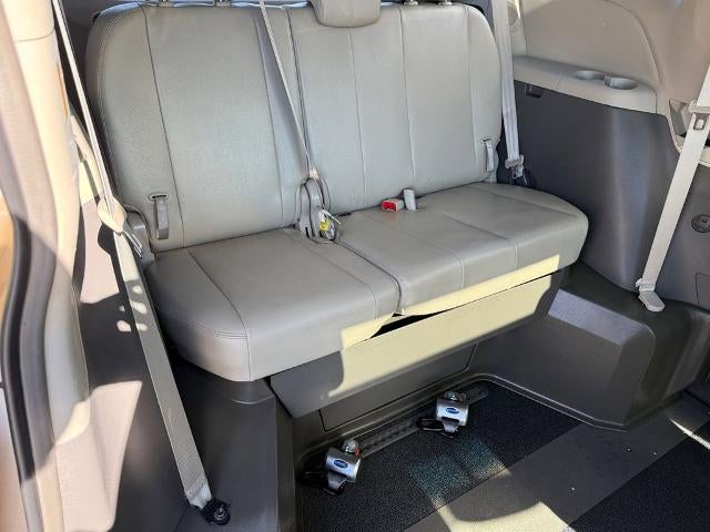 2013 Toyota Sienna XLE Mobility Auto Access