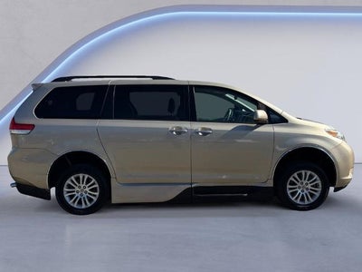 2013 Toyota Sienna XLE Mobility Auto Access