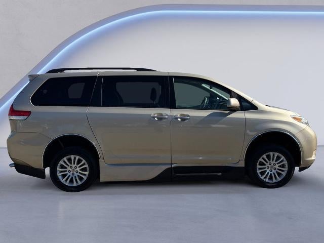 2013 Toyota Sienna XLE Mobility Auto Access