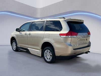 2013 Toyota Sienna XLE Mobility Auto Access