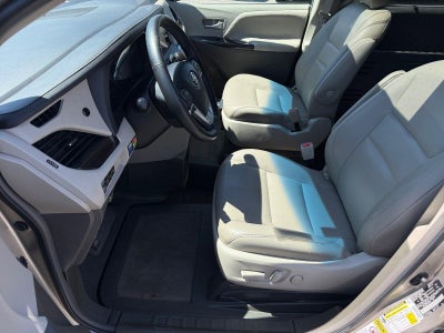 2015 Toyota Sienna XLE 8-Passenger