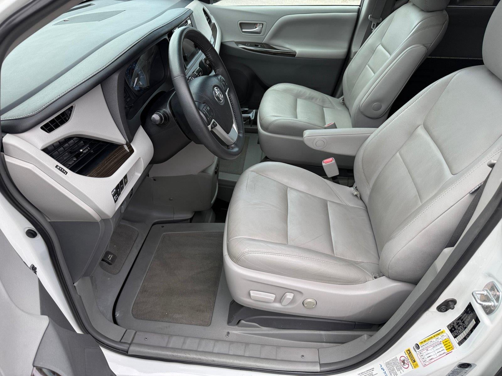 2017 Toyota Sienna XLE 8-Passenger