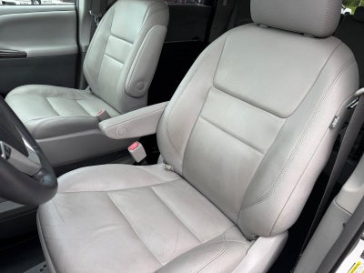 2017 Toyota Sienna XLE 8-Passenger