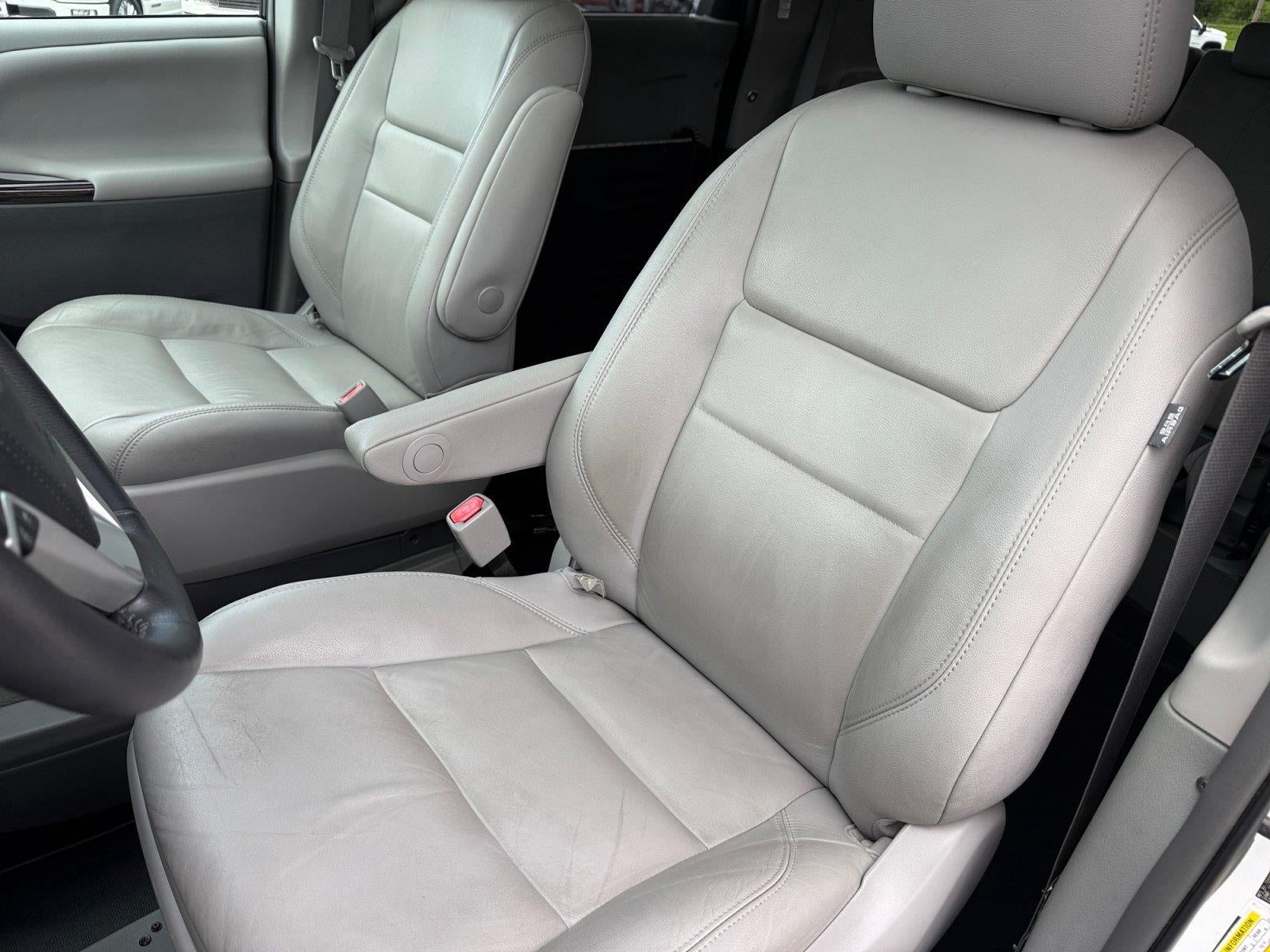 2017 Toyota Sienna XLE 8-Passenger