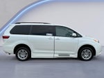 2017 Toyota Sienna XLE 8-Passenger