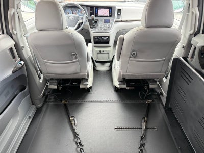 2017 Toyota Sienna XLE 8-Passenger