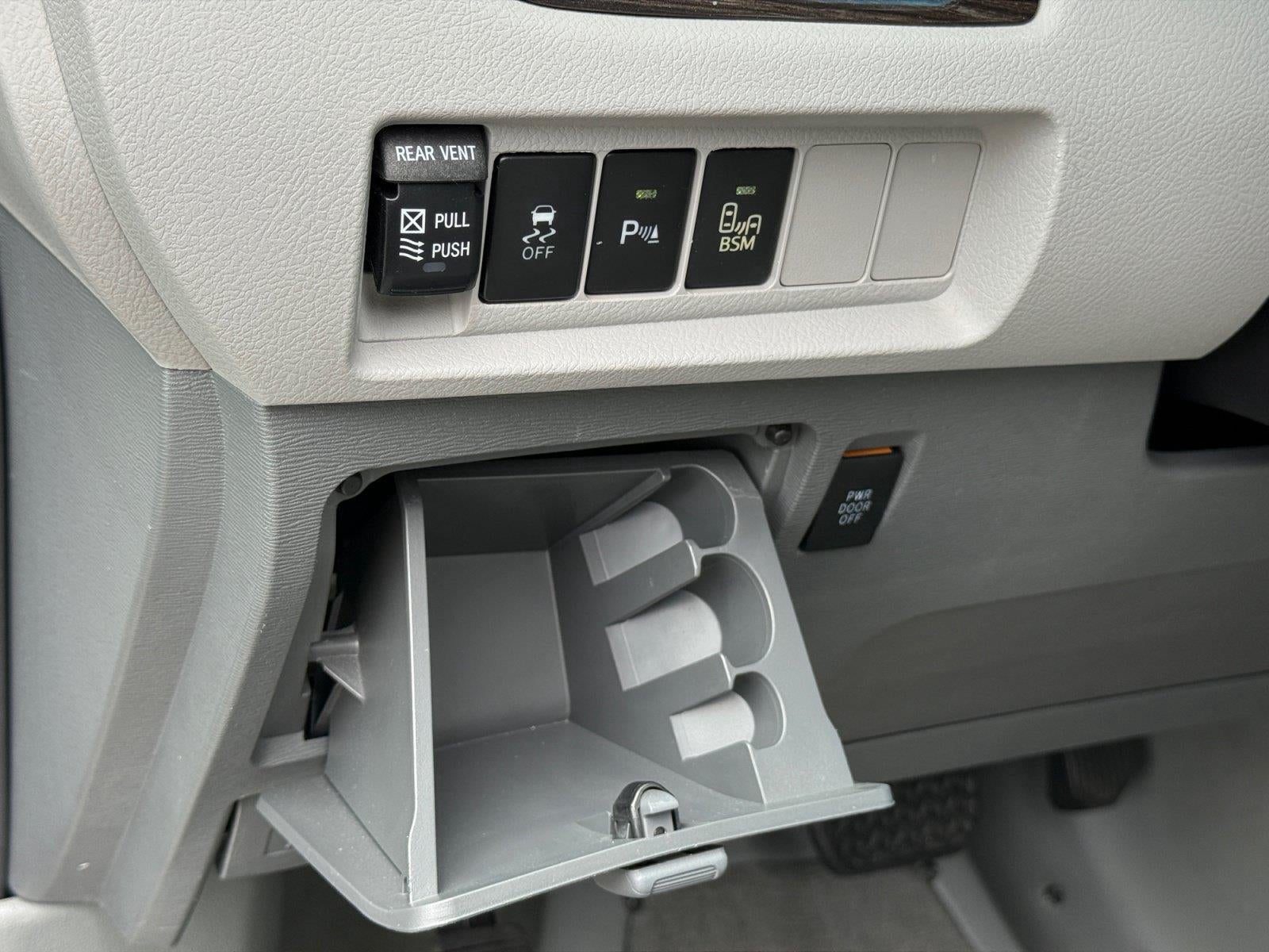 2017 Toyota Sienna XLE 8-Passenger