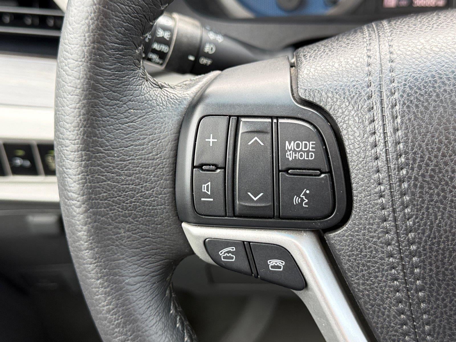 2017 Toyota Sienna XLE 8-Passenger