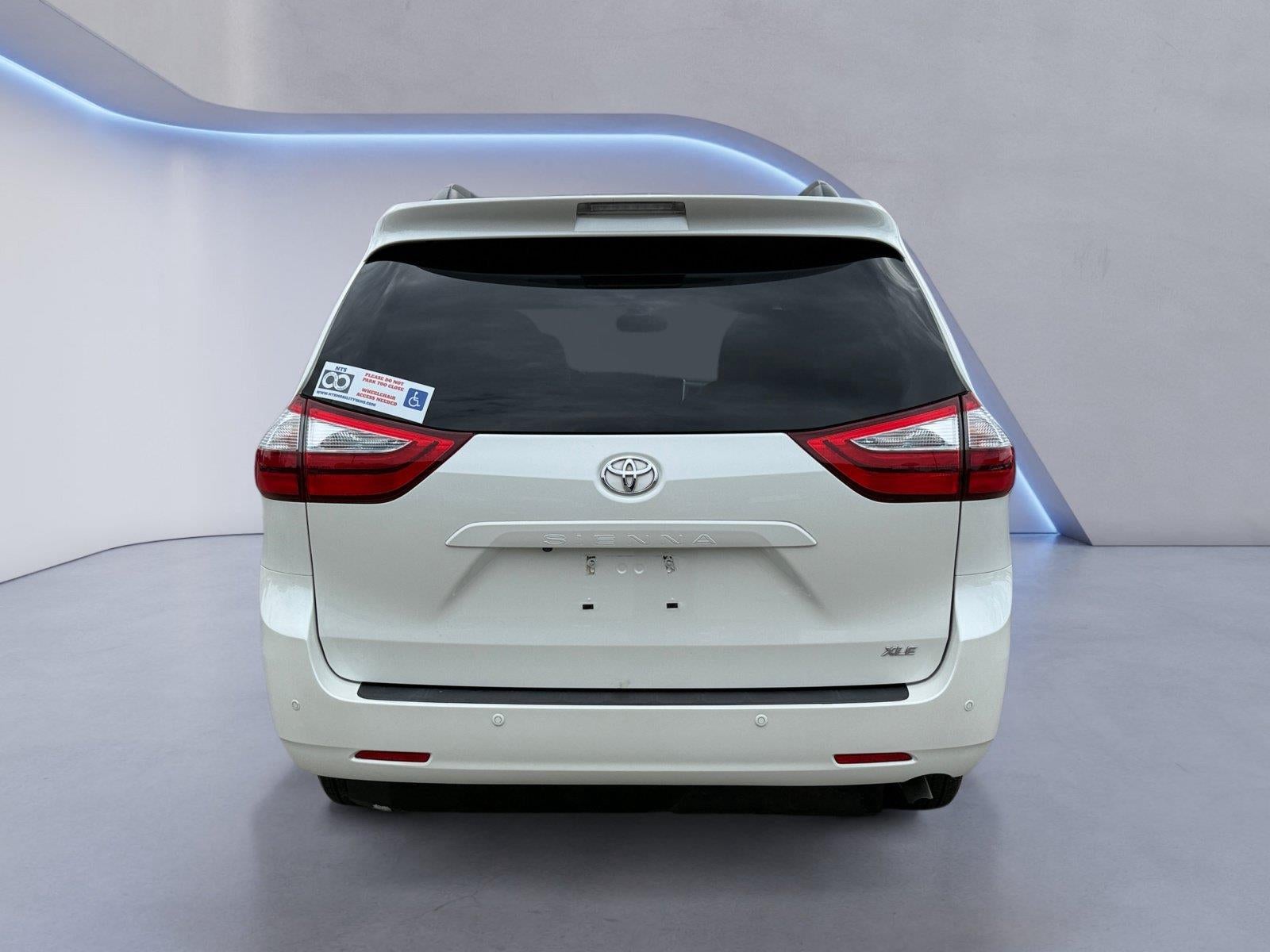 2017 Toyota Sienna XLE 8-Passenger