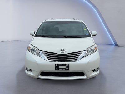 2017 Toyota Sienna XLE 8-Passenger