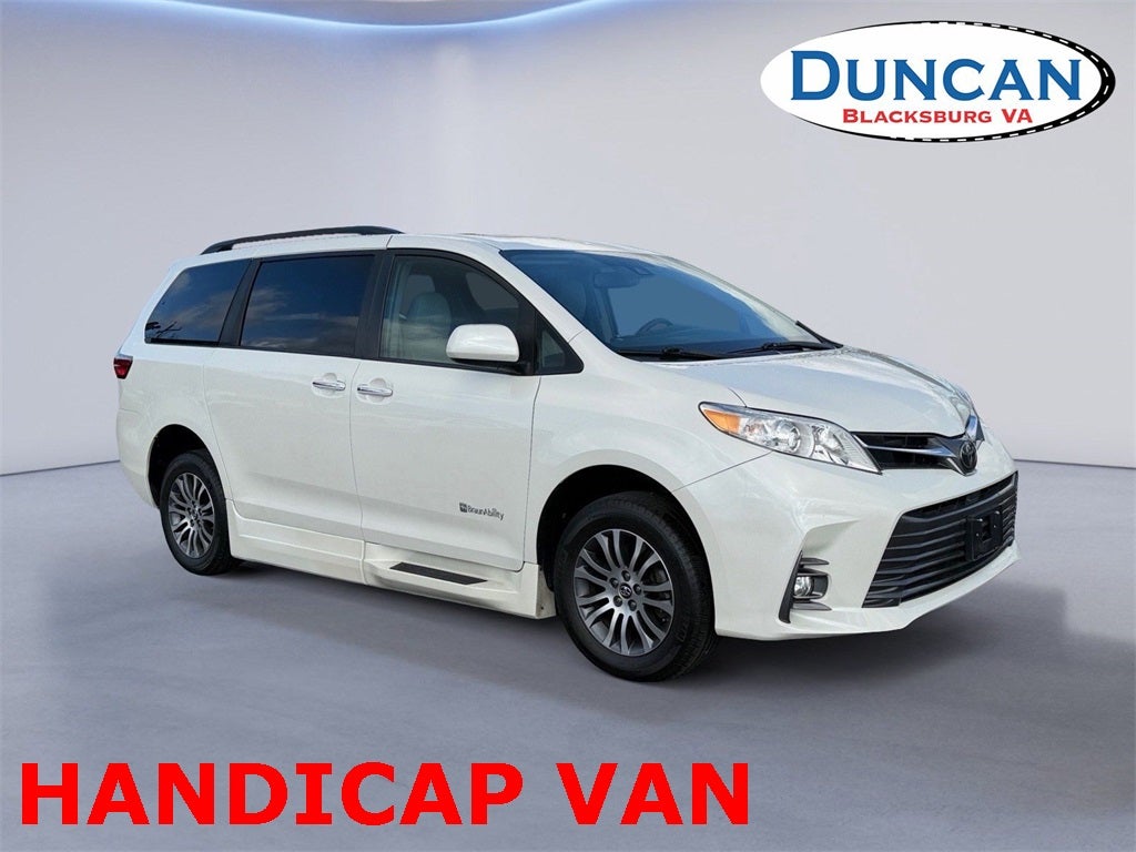 2018 Toyota Sienna XLE Premium 7 Passenger