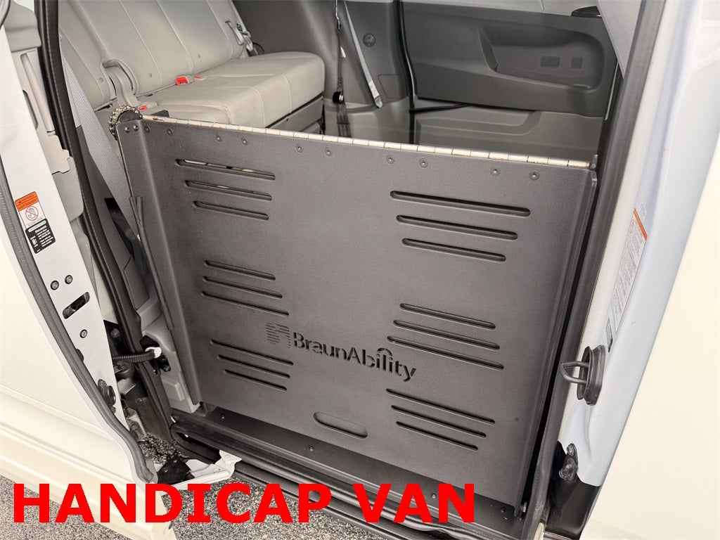 2018 Toyota Sienna XLE Premium 7 Passenger