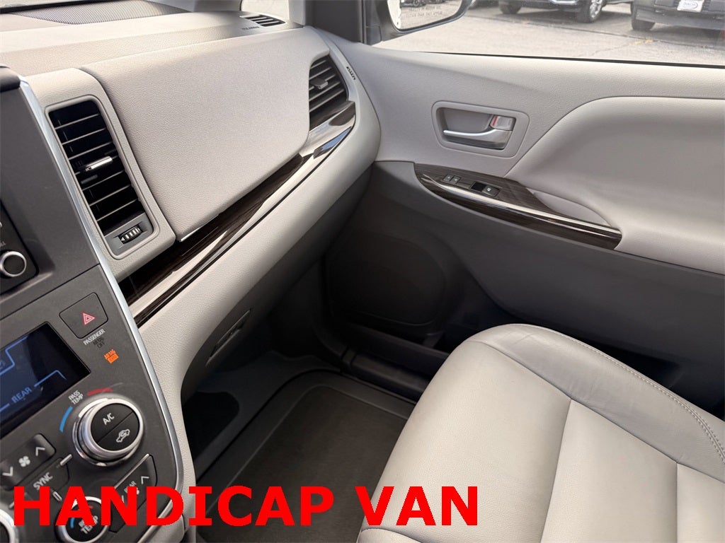 2018 Toyota Sienna XLE Premium 7 Passenger