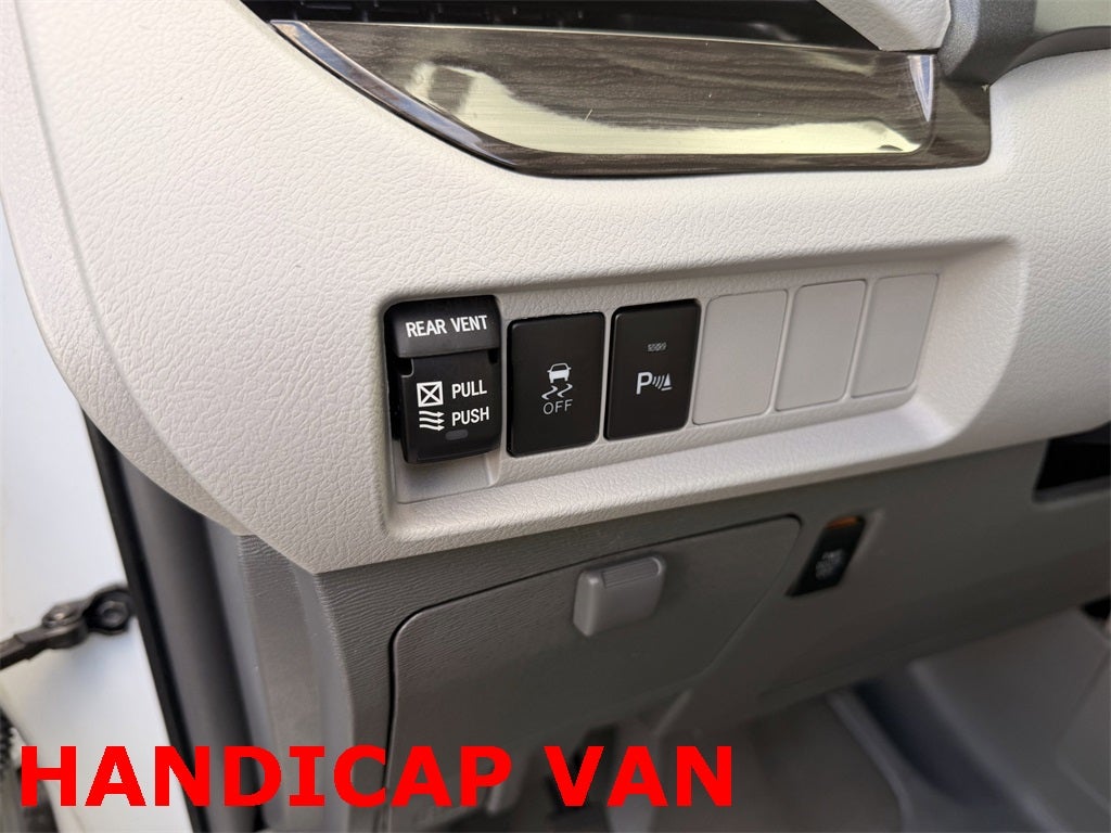 2018 Toyota Sienna XLE Premium 7 Passenger