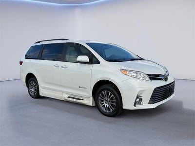 2018 Toyota Sienna XLE Premium 7 Passenger