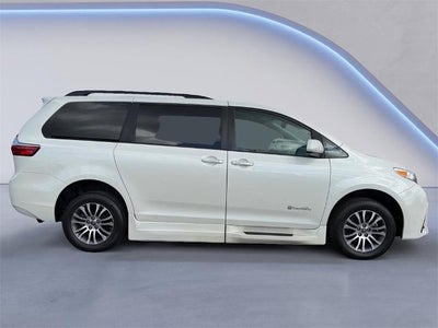 2018 Toyota Sienna XLE Premium 7 Passenger