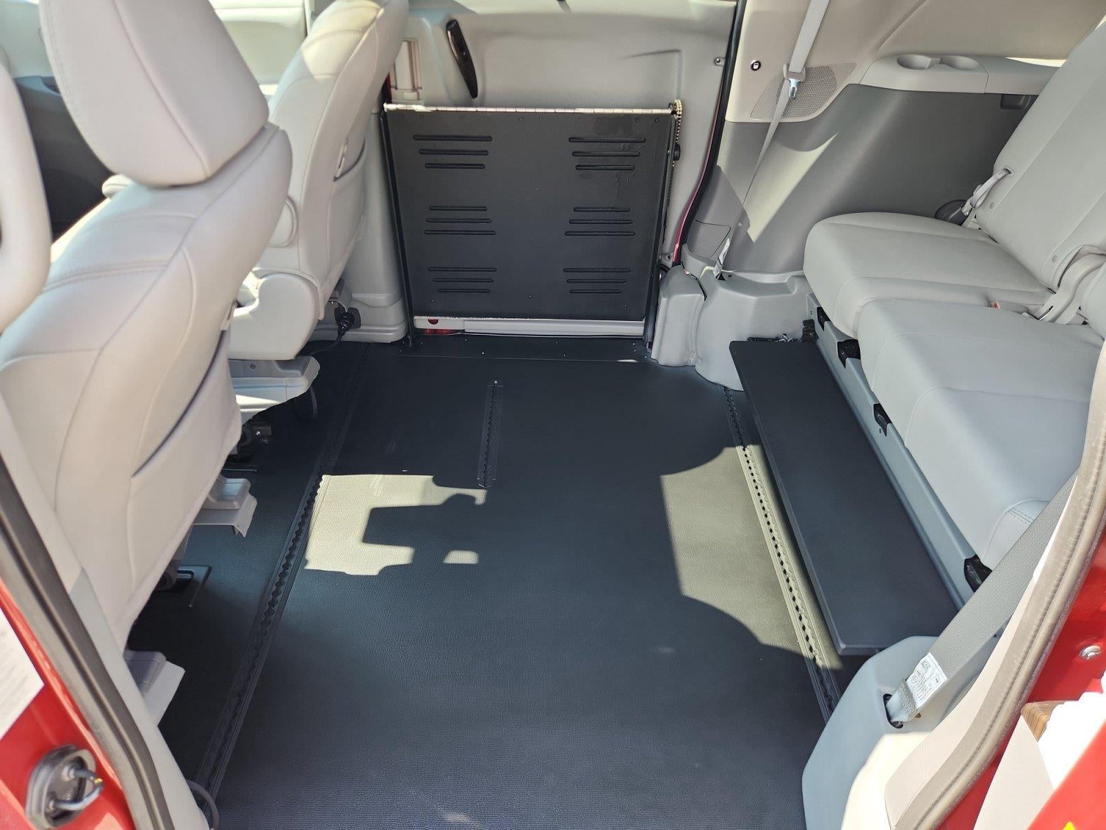2019 Toyota Sienna XLE 8-Passenger