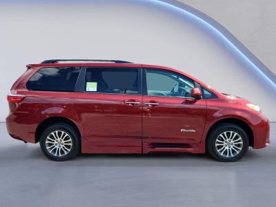 2019 Toyota Sienna XLE 8-Passenger