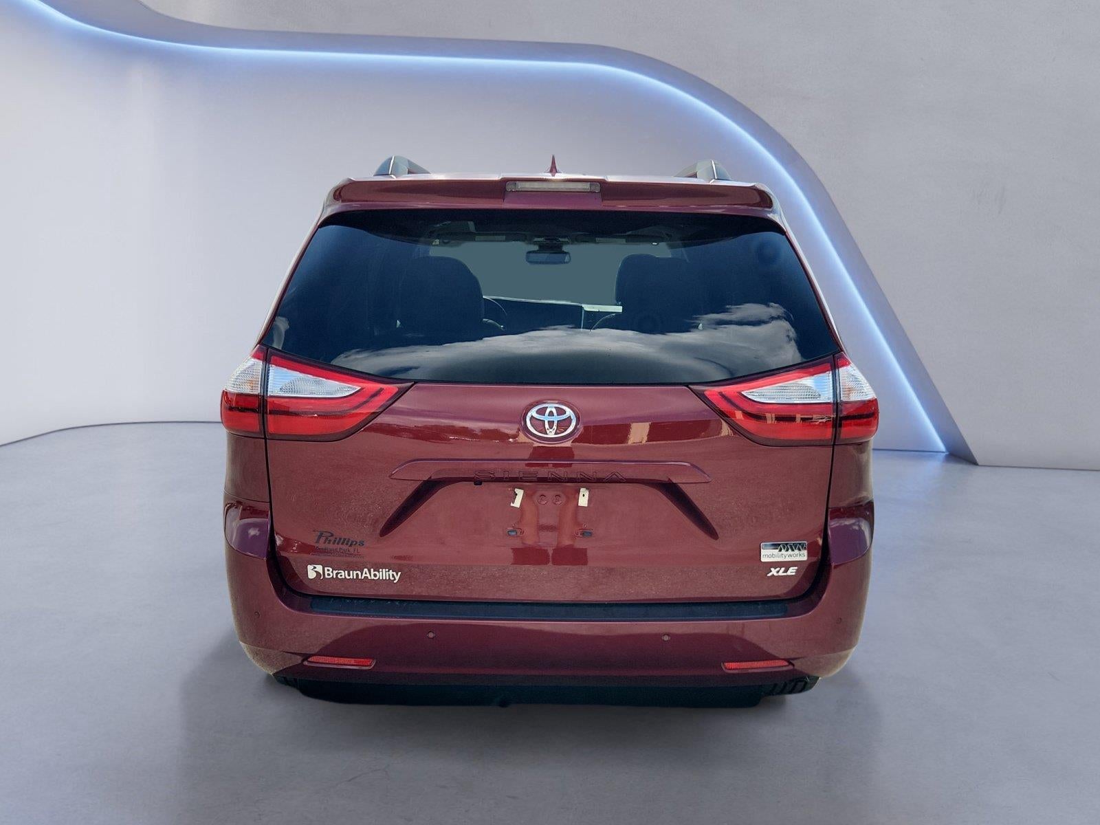 2019 Toyota Sienna XLE 8-Passenger