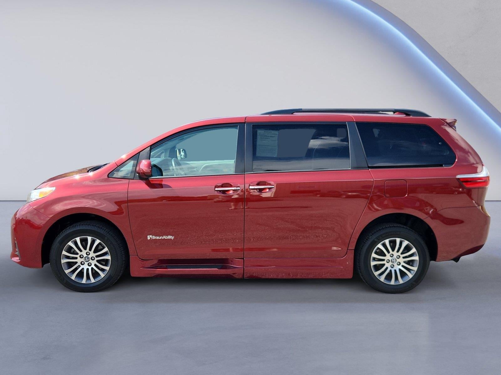 2019 Toyota Sienna XLE 8-Passenger
