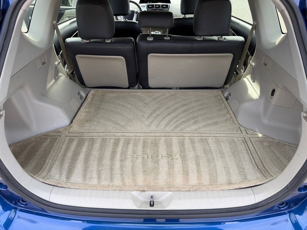 2013 Toyota Prius v Base