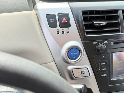 2013 Toyota Prius v Base