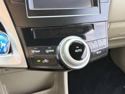 2013 Toyota Prius v Base