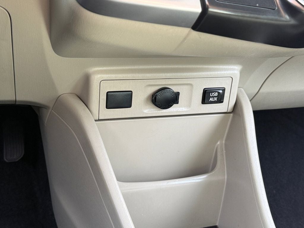 2013 Toyota Prius v Base