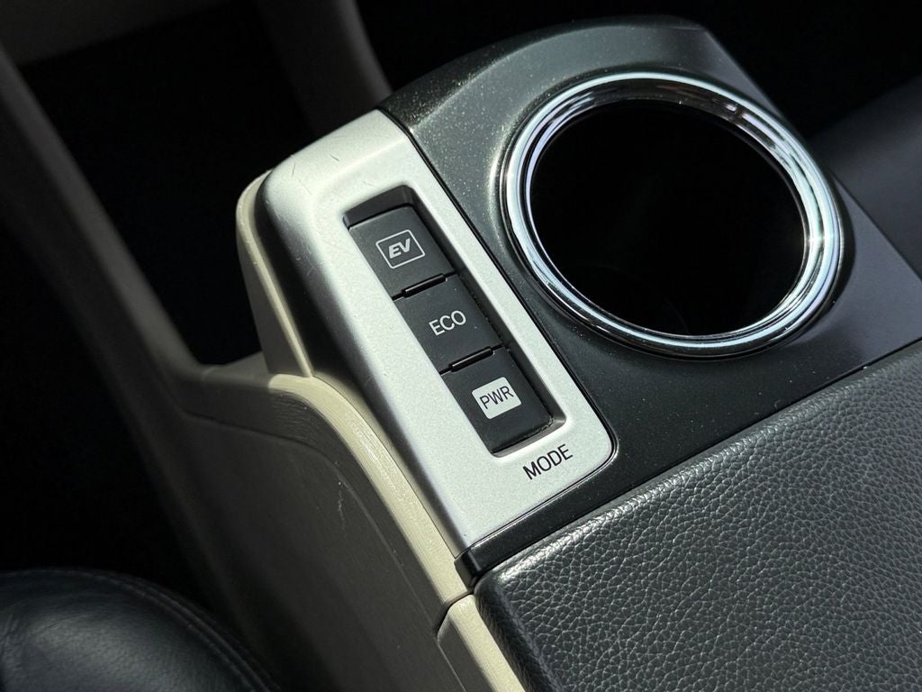 2013 Toyota Prius v Base