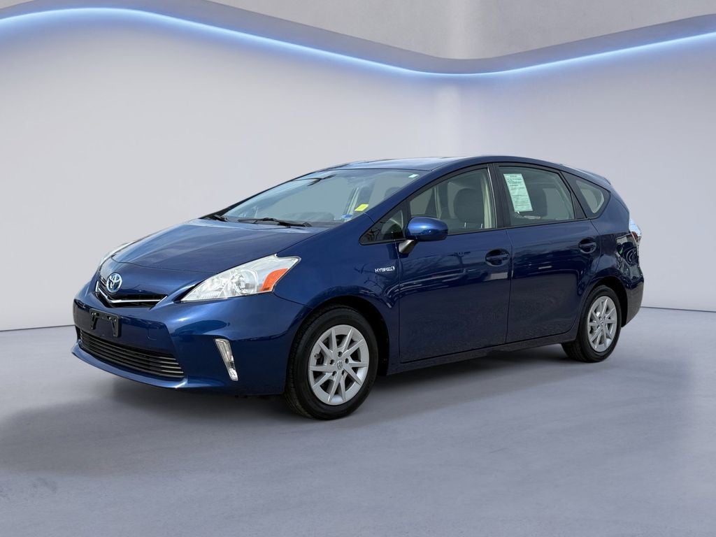 2013 Toyota Prius v Base