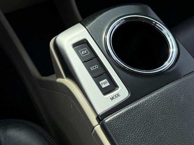 2013 Toyota Prius v Base