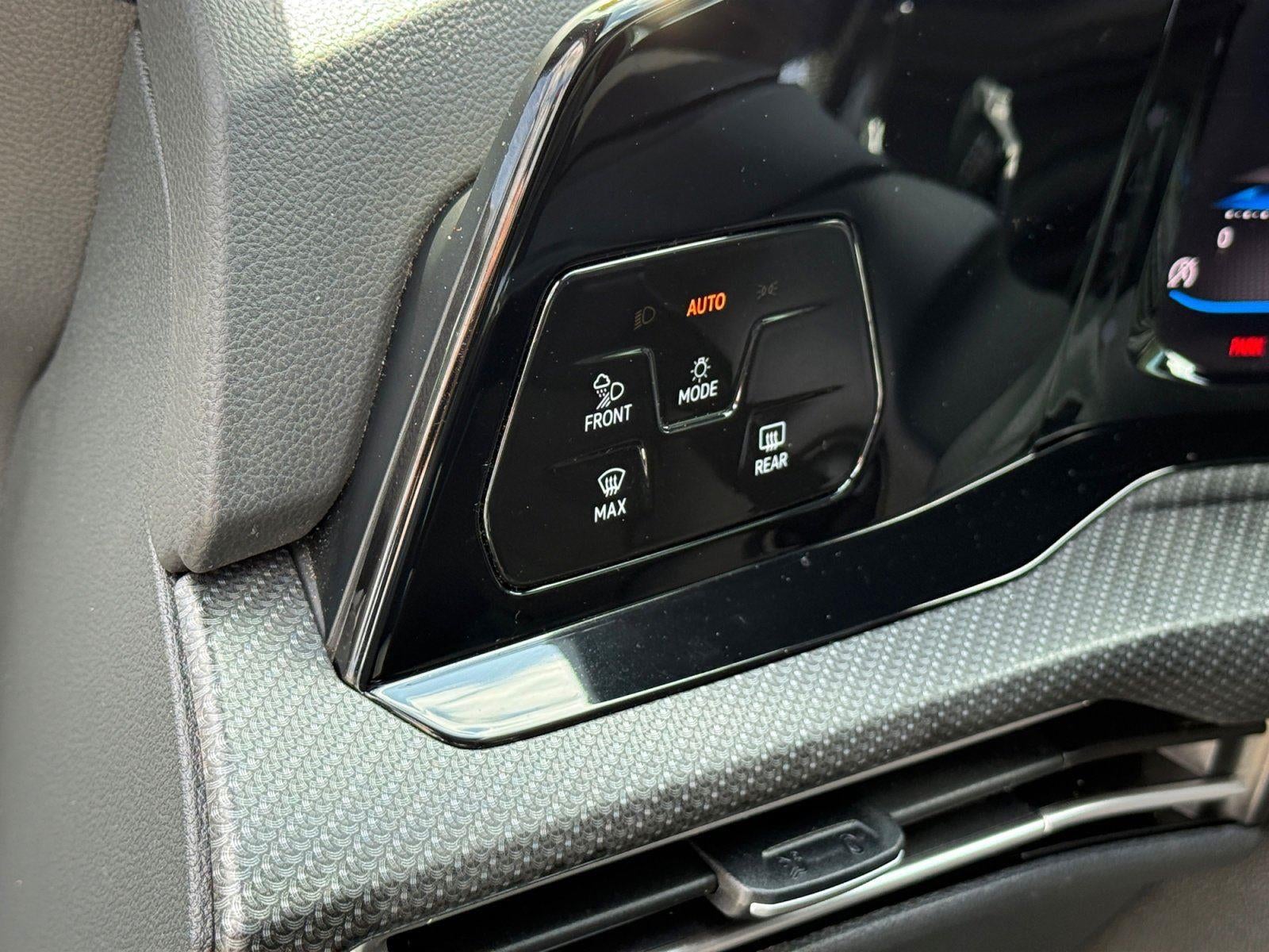 2022 Volkswagen Golf R Base