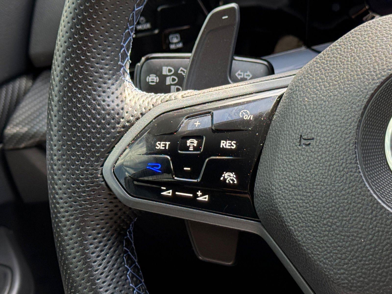 2022 Volkswagen Golf R Base